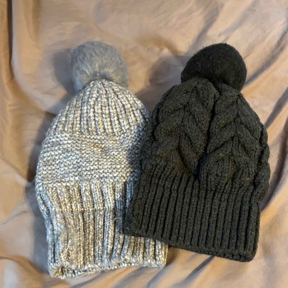 Cozy Knit Pom-Pom Beanie Set - Gray and Black